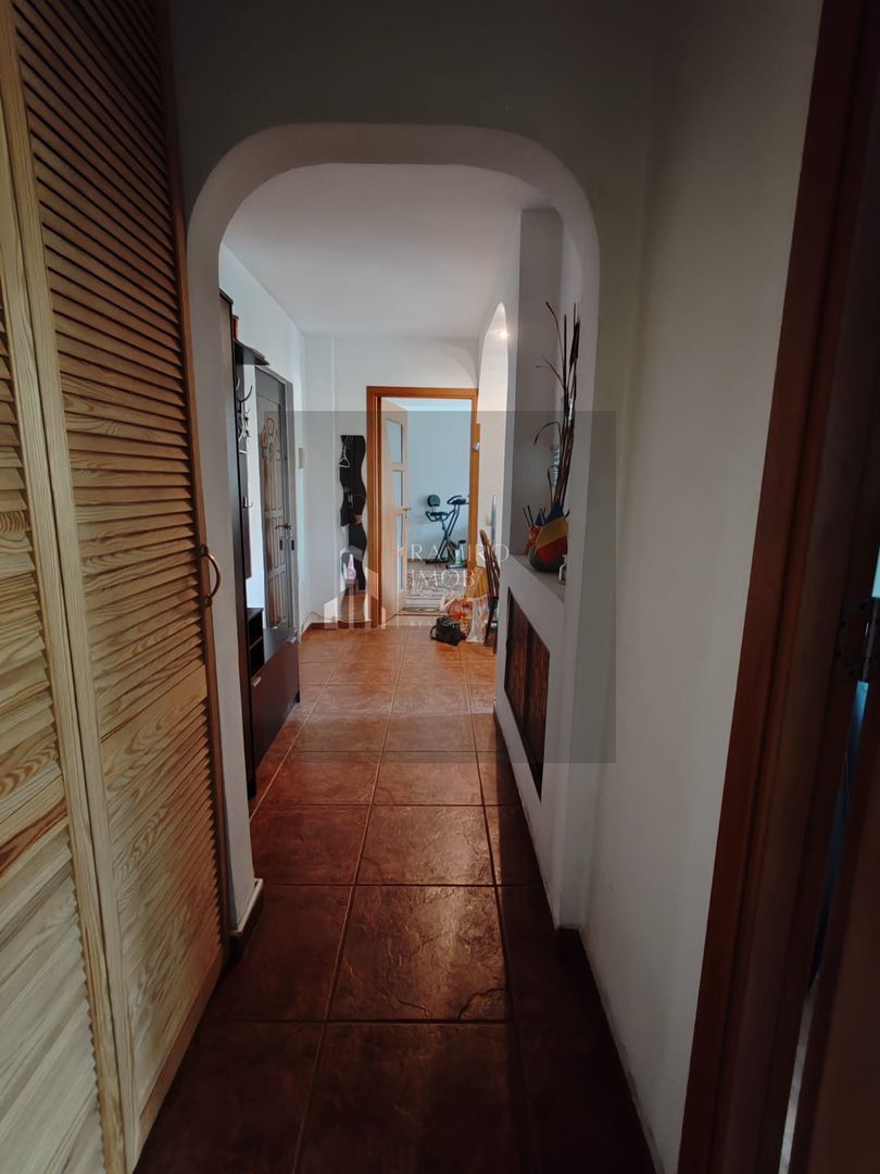 Apartament 2 camere, str Vicina, decomandat, 61 mp - Poză 8