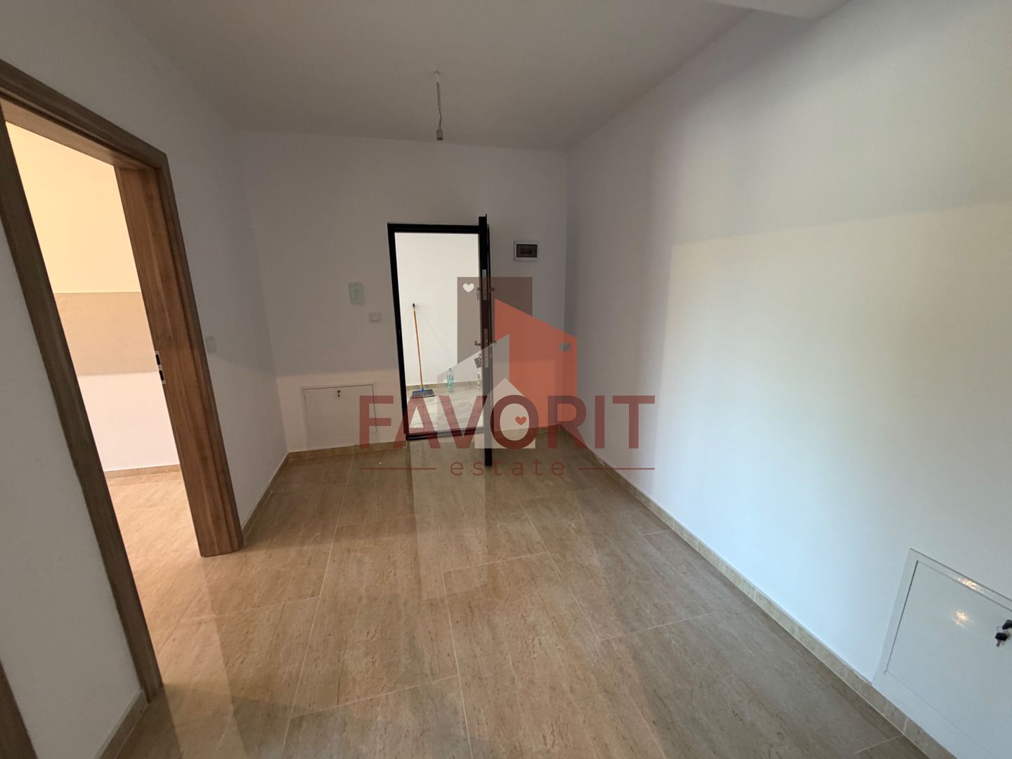 Disponibil imediat. Decomandat. Spatios - Poză 4