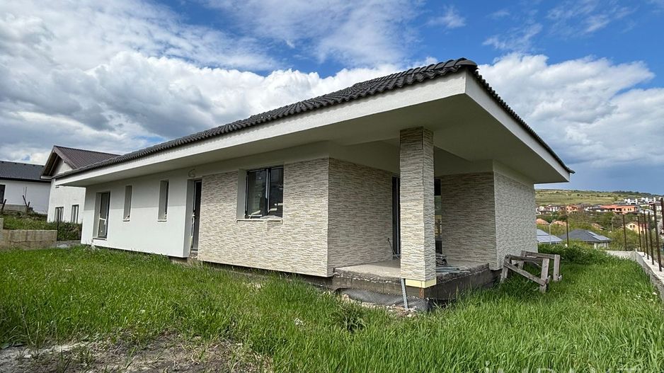Casa superba pe un singur nivel, situata in Chinteni, zona Profi! - Poză 1