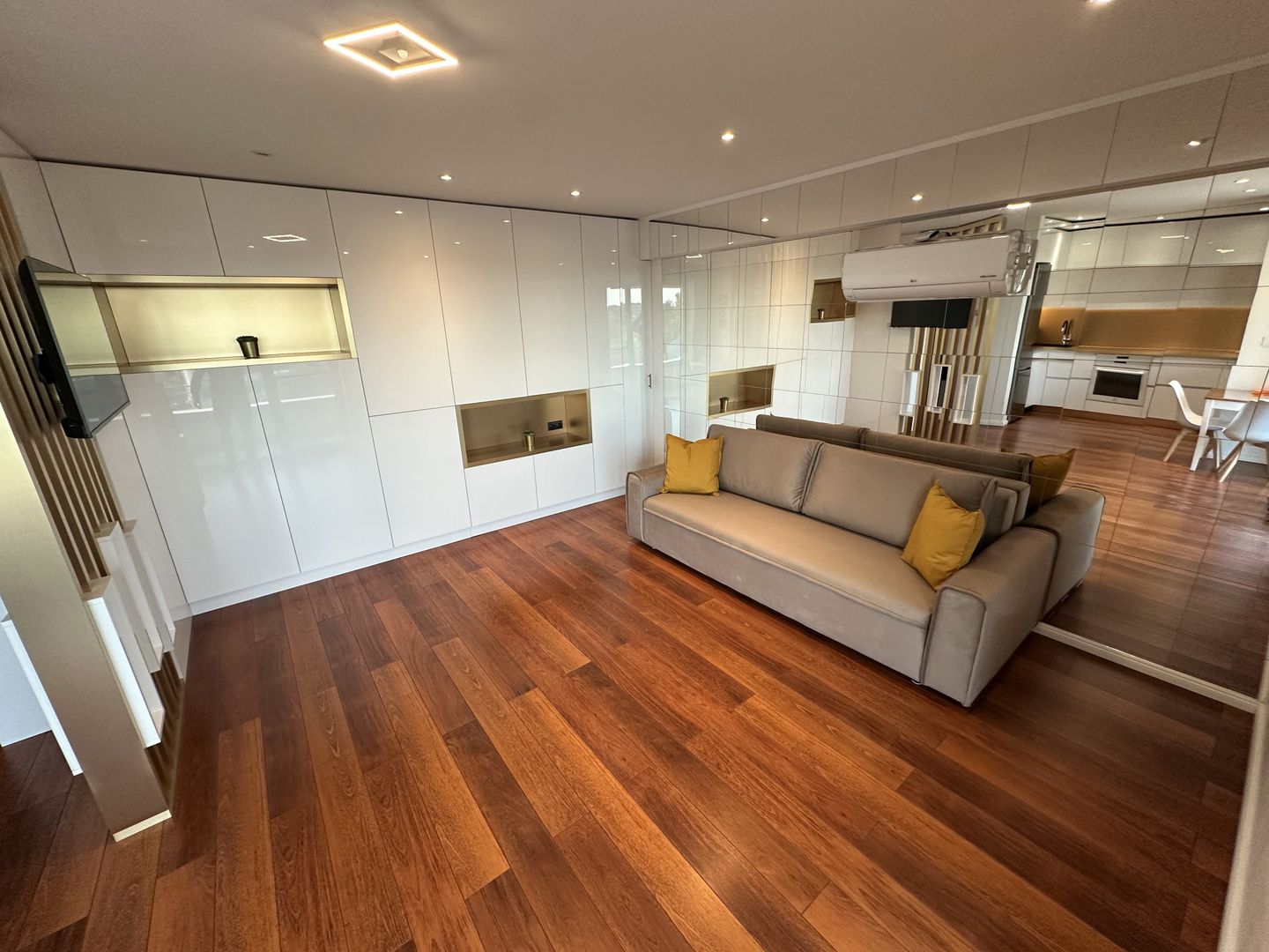Apartament la prima inchiriere - Poză 17