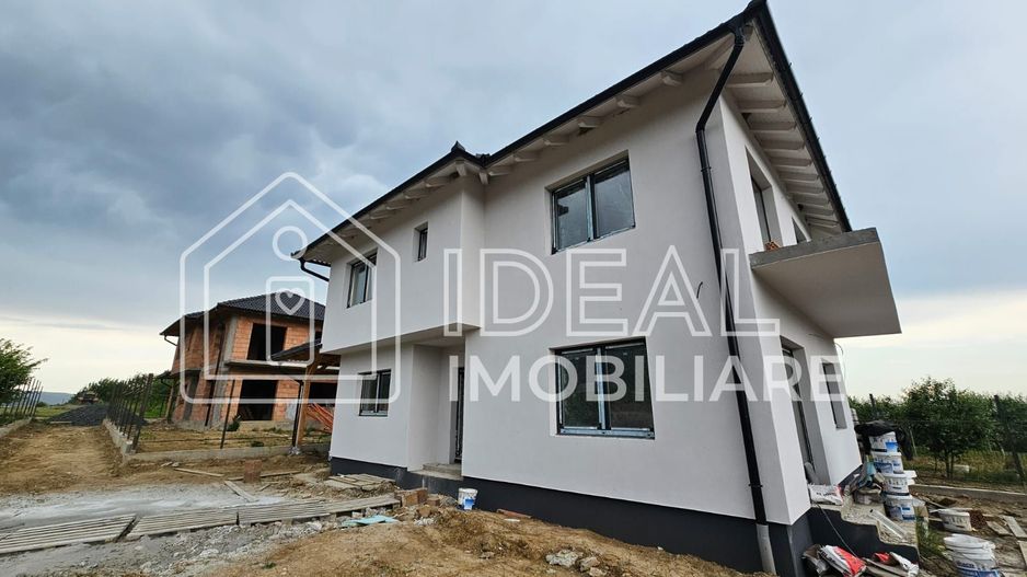 Casa Individuala cu 450 mp de curte si Carport, in Poplaca - Poză 2