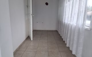 Spațiu cu potențial dublu: locuință sau sediu! - Poză 6