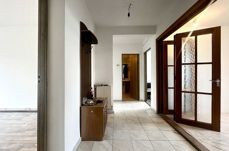 Apartament 3 camere, decomandat, 3 balcoane, in zona Central-Iulius Mall - Poză 6