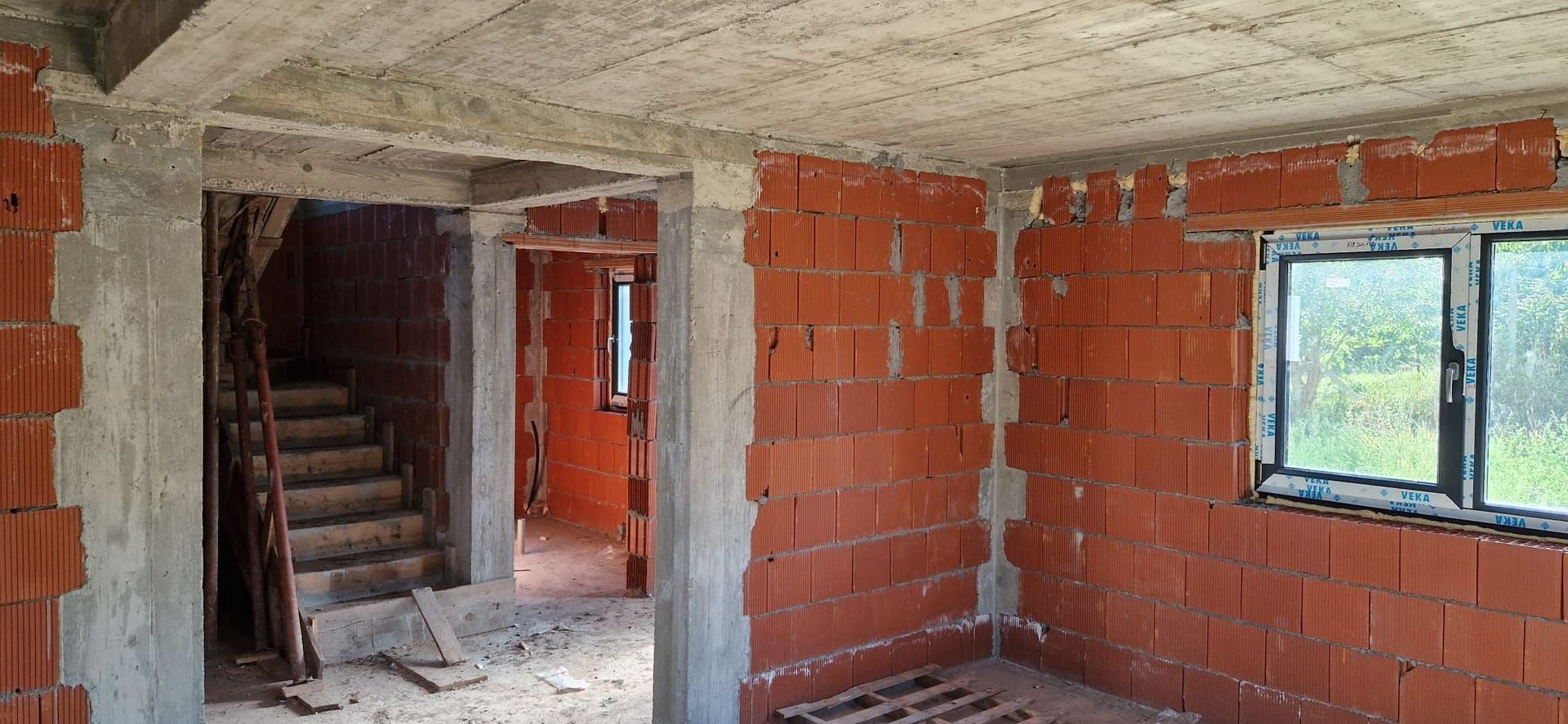 Casa la rosu Falticeni- Cartier Privat - Poză 4