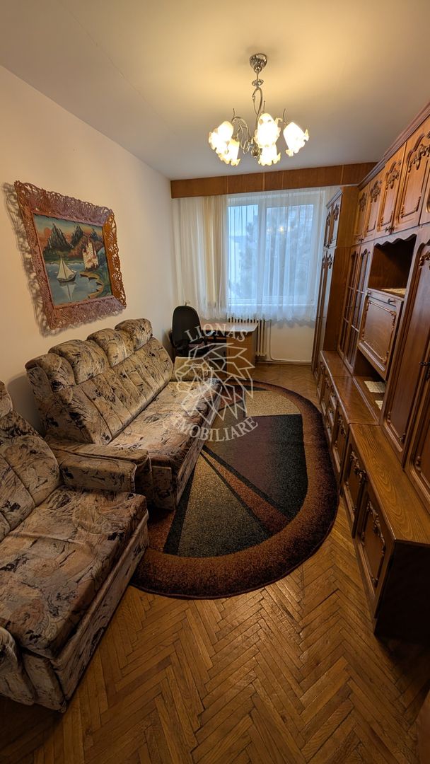Apartament decomandat 3 camere-balcon-etaj 3-parcare-Central - Poză 4
