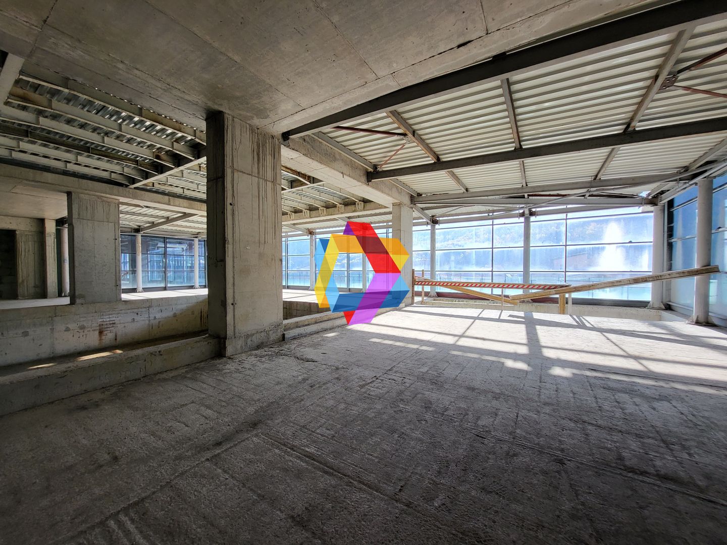 Clădire mixta -3600 mp - Poză 26