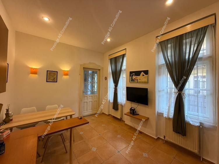 Apartament deosebit in Palat istoric 110 mp+ Balcon deschis- Piata Sf. Gheorghe - Poză 7