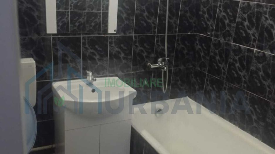 Închiriez apartament cu o camera in zona Nicolina - Poză 1