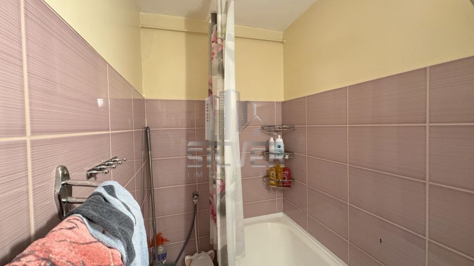Apartament cu 3 camere/zona strazii Mehedinti. - Poză 12