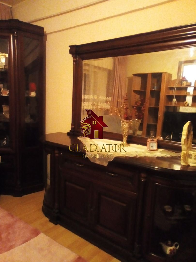 Tg Cucu - Podu de Fier, Str. Cucu Apartament 3 camere, zona centrala - Poză 5