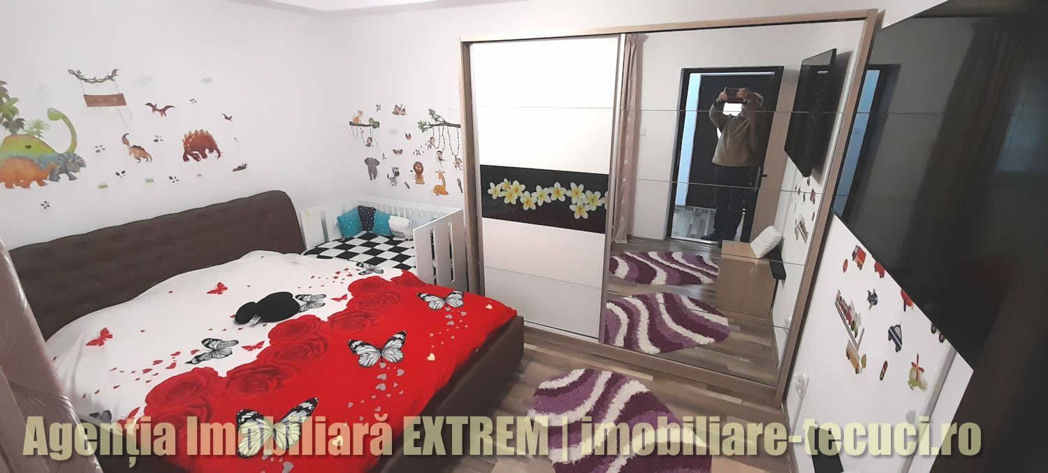 Casa cu 3 camere și 360mp teren, în Tecuci str. Vânători - Poză 3