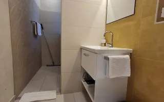 Elegantă și prestanță - Poză 15