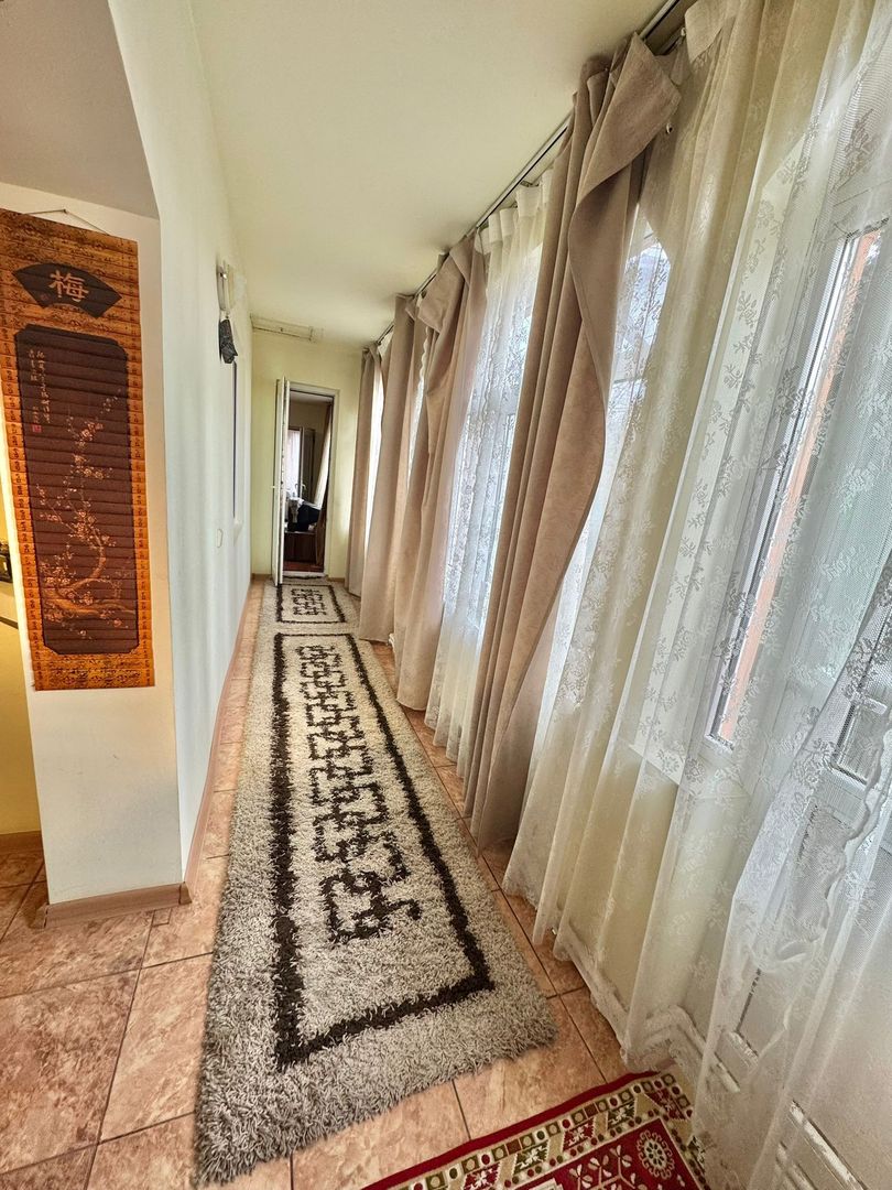 De vânzare casă cu 4 camere, garaj - Poză 10
