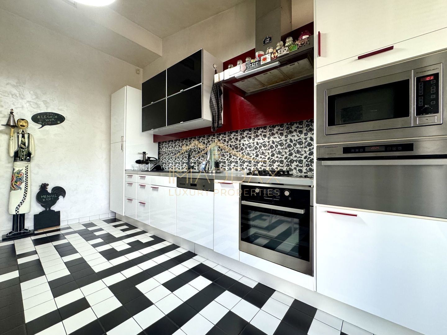 Vila cu 5 camere *344mp* + 400mp Teren // Zona Bucurestii Noi - Poză 17