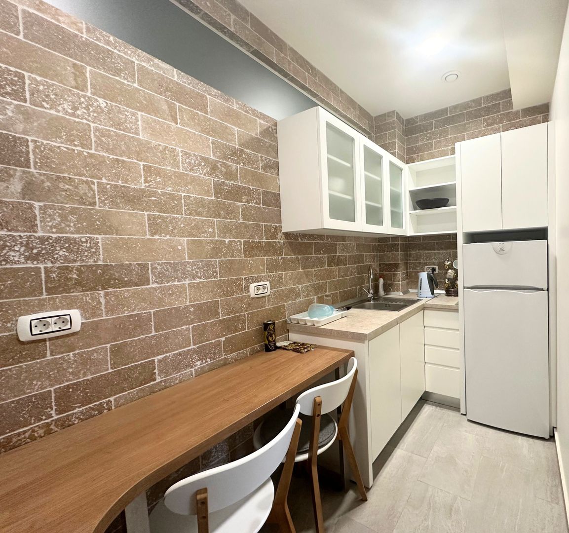 De vânzare Centru Medical Multifuncțional 196 mp zona Coresi - Poză 15