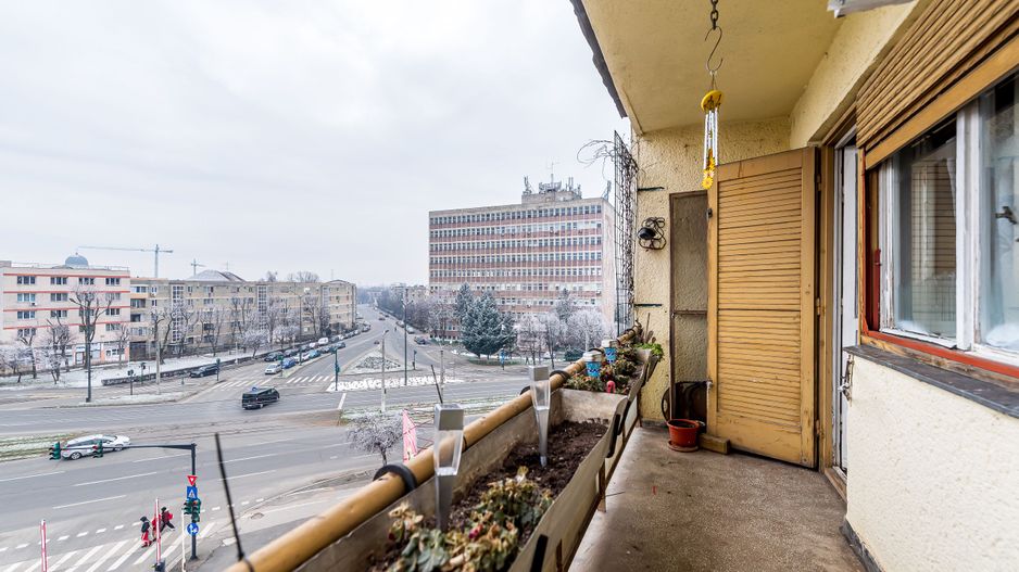Apartament cu 4 camere decomandat, cu vedere panoramica. Zona Garii - Poză 5