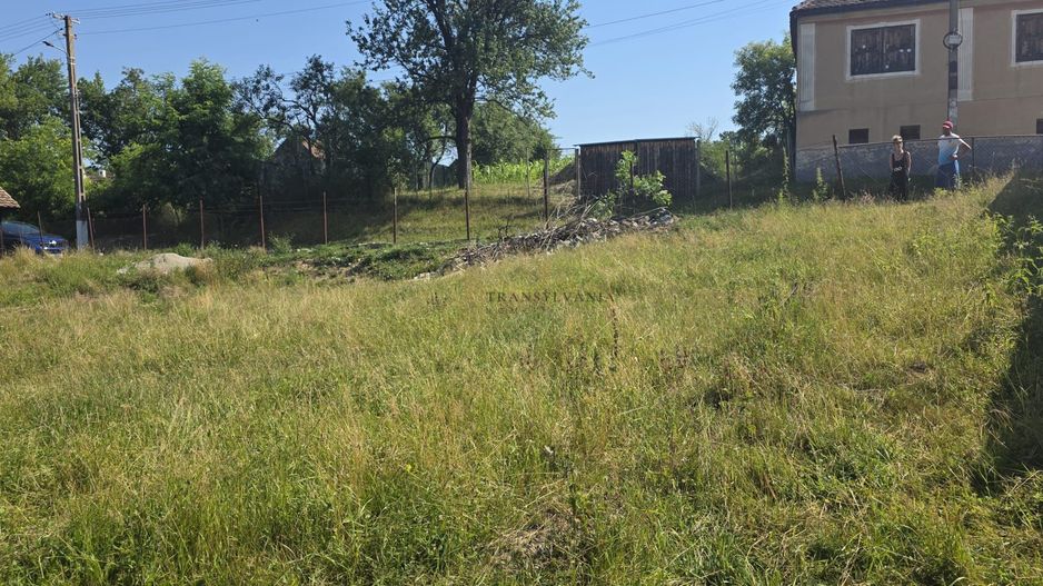 🏡 Teren de vânzare cu deschidere generoasă și acces la râu în Săcel - Poză 2