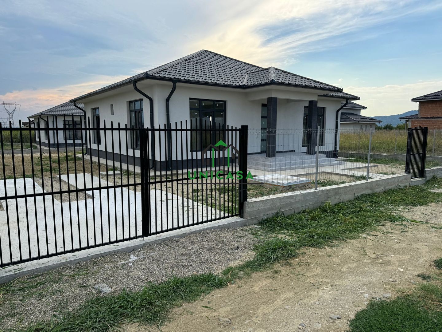 Casa Budesti-3 camere - Poză 3