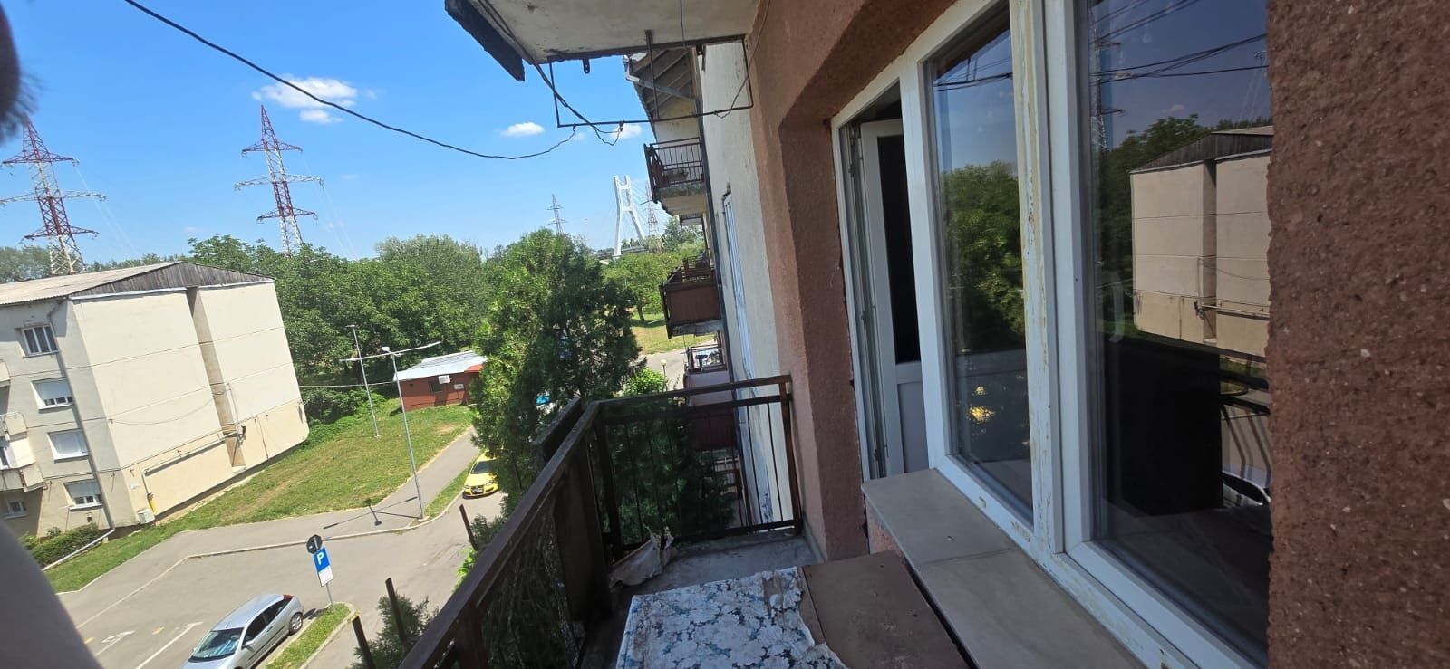 BRASADAS vinde ap 3 cam etaj 3/4 in zona Micro 17. - Poză 2