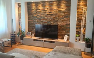 Apartament în Andrei Mureșanu – cu parcare & boxă - Poză 1