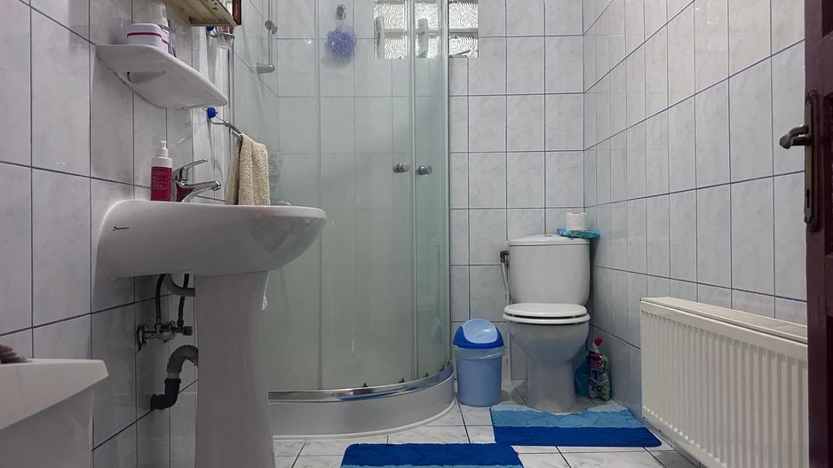 Casă de vânzare în Pucioasa! - Poză 15