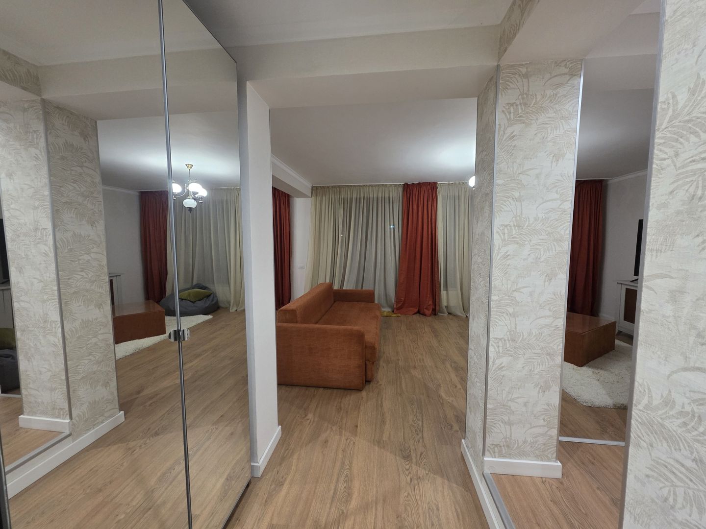 Vilă 4 camere | Vis-a-vis Porsche Nord | Pipera | Curte 200 mp | Garaj - Poză 6