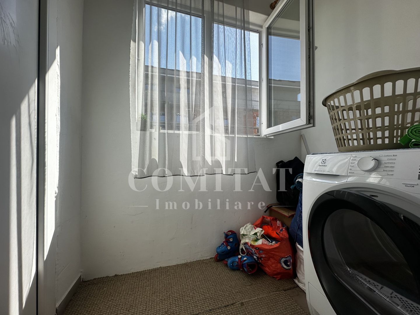 Apartament la etaj intermediar | Loc de parcare | Zona Str Eroilor - Poză 10