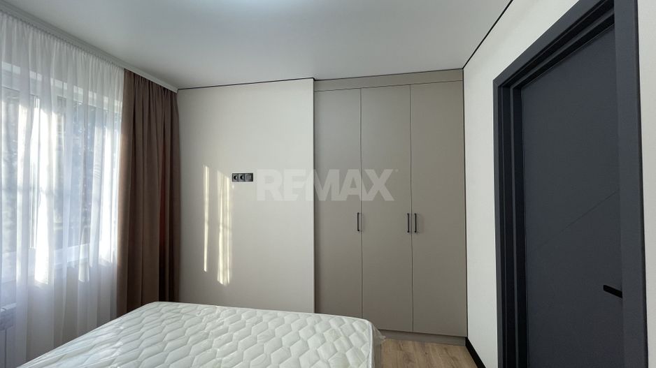 Apartament cu 2 camere plus living, sector Botanica - Poză 6