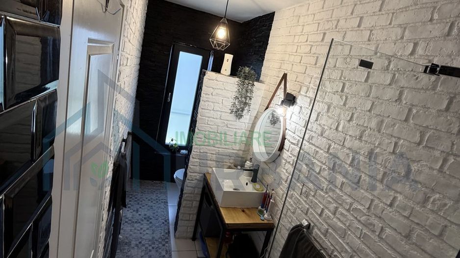 Casă de vânzare, 5 camere, mansardă, mobilată și utilată, Miroslava - Poză 16