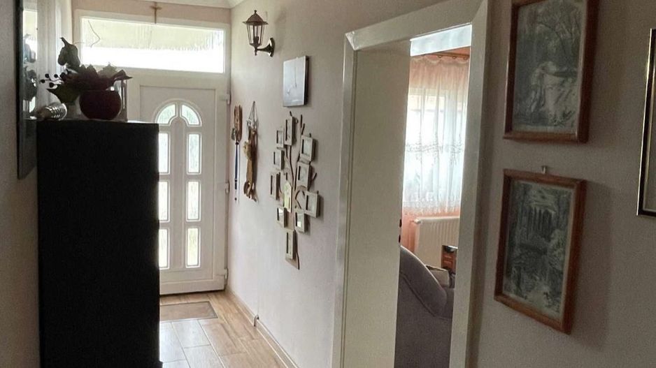 De vanzare casa 5 camere Carei - Poză 3