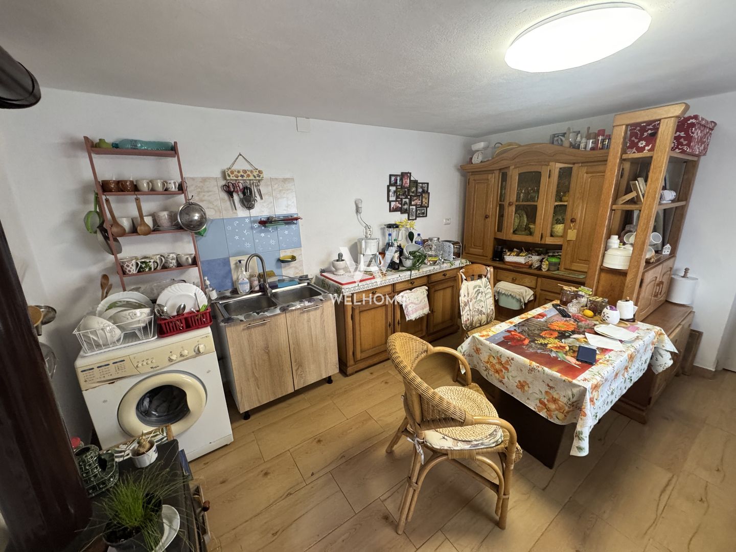 Casa individuala in Arpasu de Sus, teren mare, partial renovata - Poză 2