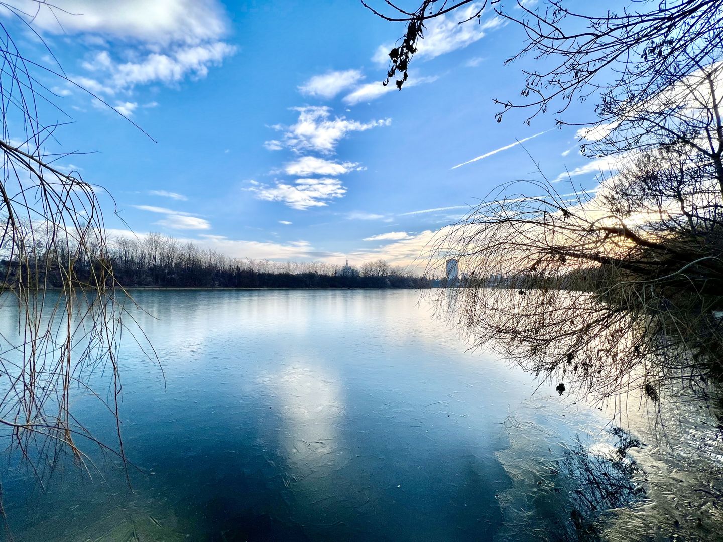 Teren 6000 mp pozitie deosebita lacul Baneasa adancime 140 m - Poză 23