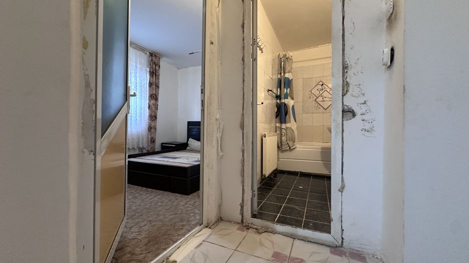 ETAJ 1! Vânzare apartament cu 2 camere în M11 - Târgoviște - Poză 10