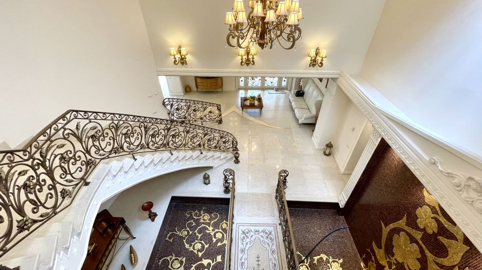 Impressive Villa *1500 SQM usable* 2613 SQM land / Open to the lake - Poză 25