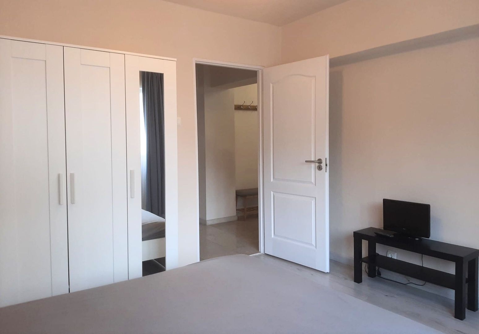 Vanzare 3 camere complet renovat zona pietonala Racadau - Poză 11