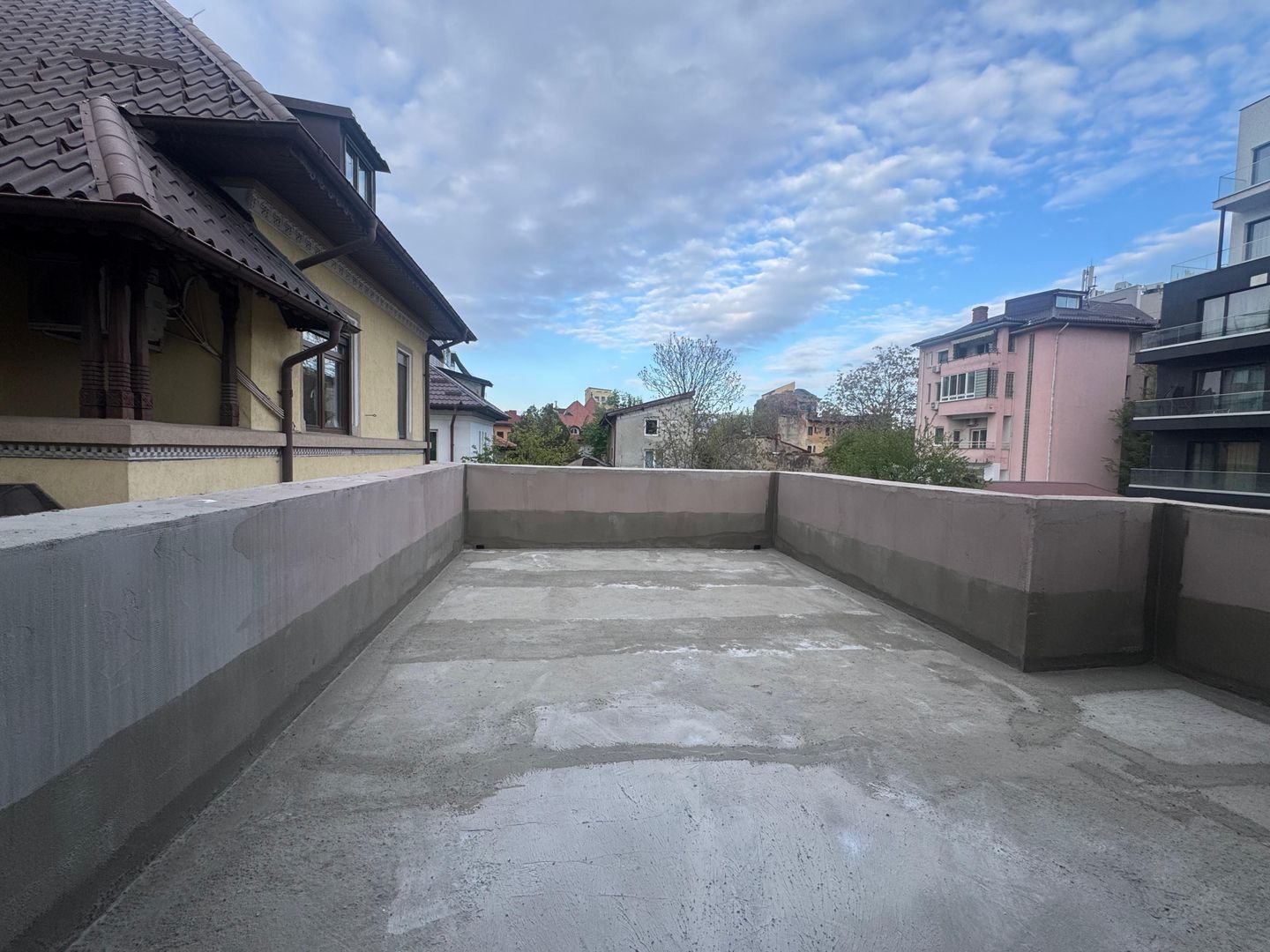 Vila solidă cu potential mutiplu 5 camere + teren || Piața Romană–Polonă - Poză 11