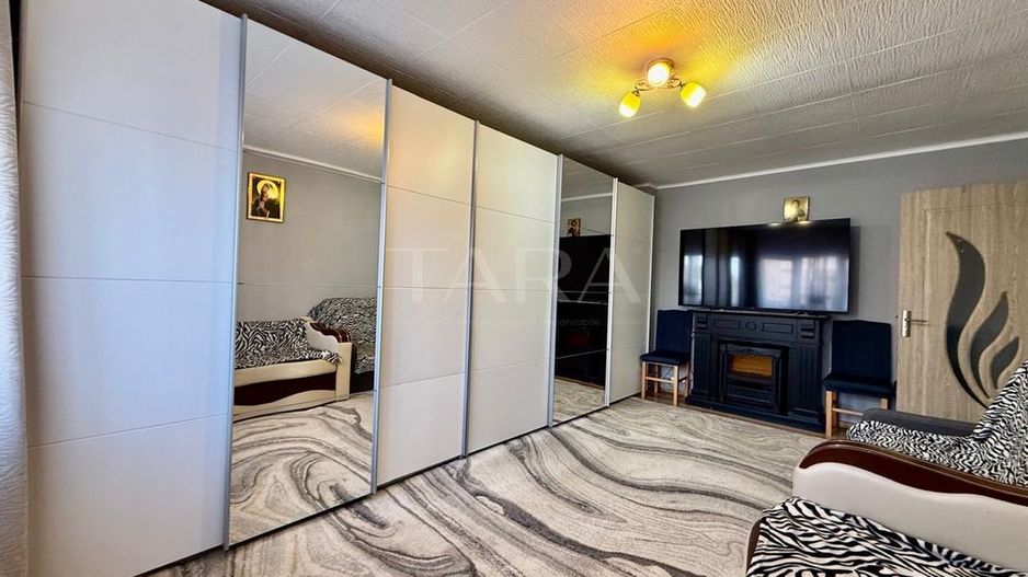 Apartament cu 4 camere, garaj și boxă în zona centrală Florești. - Poză 2