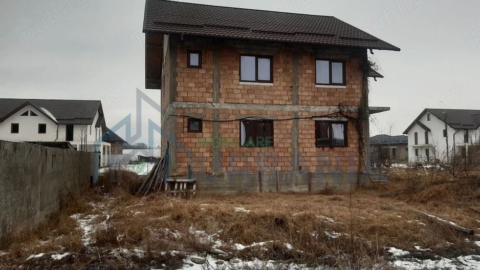 Casă spațioasă cu parter și etaj, 220 mp utili, în Pascani, judetul Iasi - Poză 4