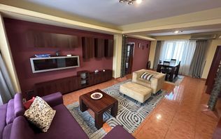 Apartament cu 3 camere în zona P-ta Unirii
