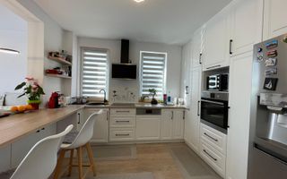 Casa cvadruplex de vanzare 4 camere, 2 locuri de parcare - Poză 3