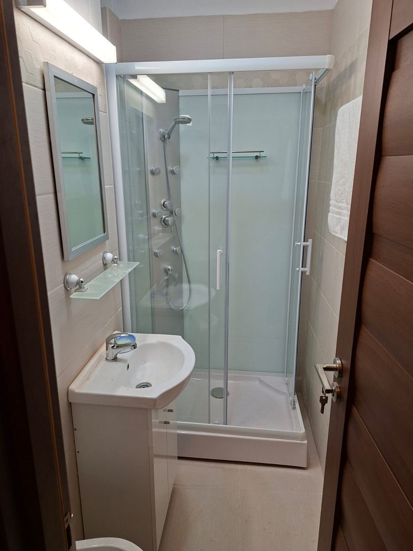 Inchiriere garsoniera vis a vis de Athenee Palace nou renovata - Poză 4