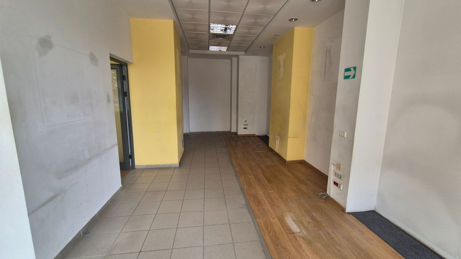 Închiriez spațiu comercial Republicii 22 - Poză 5