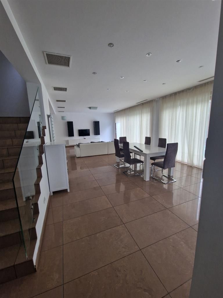 Vila cu Piscina & Garaj | Pipera | Erou Iancu Nicolae - Poză 2