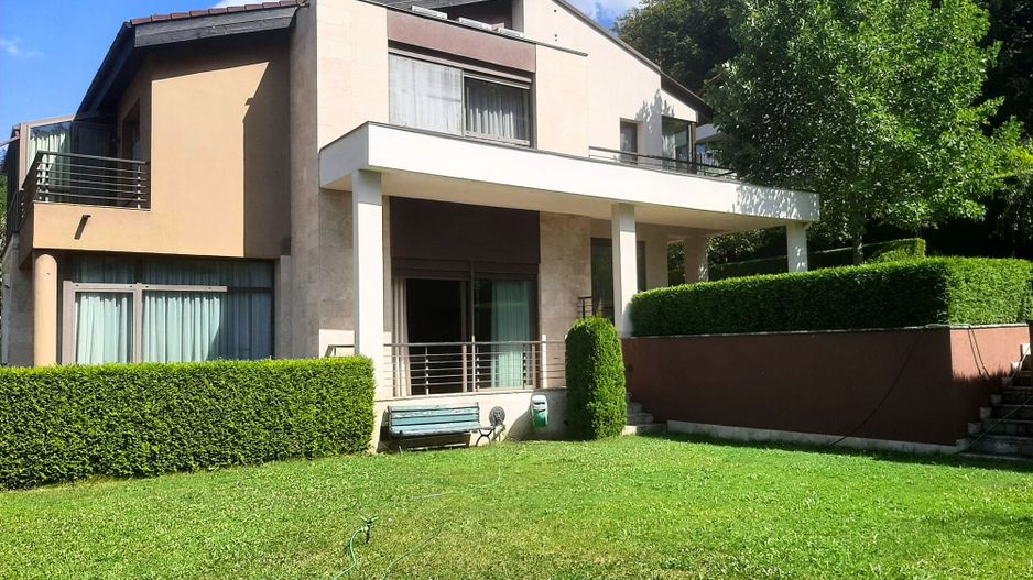Vilă de lux cu vedere spectaculoasă spre Tâmpa  Green Valley zona Noua - Poză 1