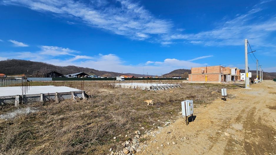 Vanzare teren cu temelie si AC, Micesti, 10 Km de Pitesti - Poză 5