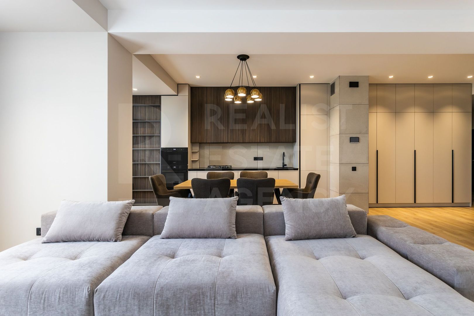 Chirie apartament, 3 camere, str. Mitropolit Varlaam, Centru - Poză 3