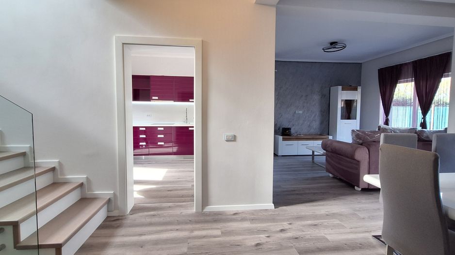 Duplex superb despartit prin garaj - Poză 4