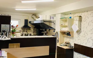 De vanzare Spatiu Comercial cu preluare afacere + Apartament 3 camere. 130.000 Euro Negociabil - Poză 12