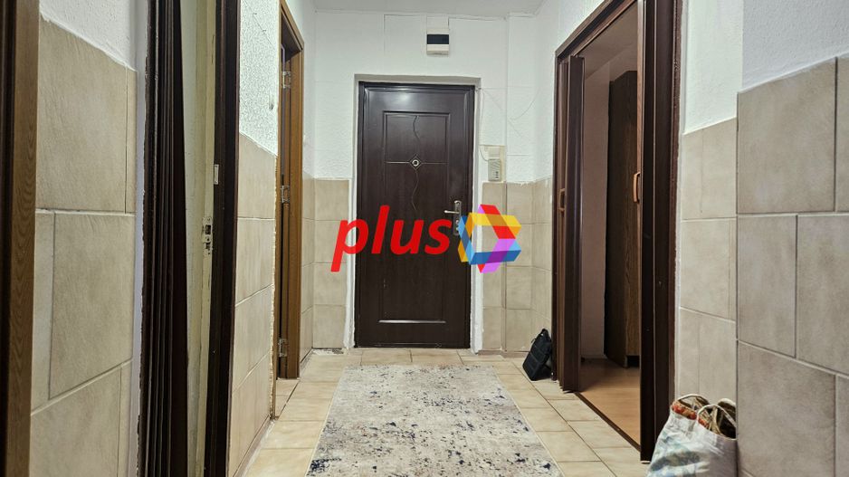 Apartament cu trei camere, zona Racadau 70 mp - Poză 2