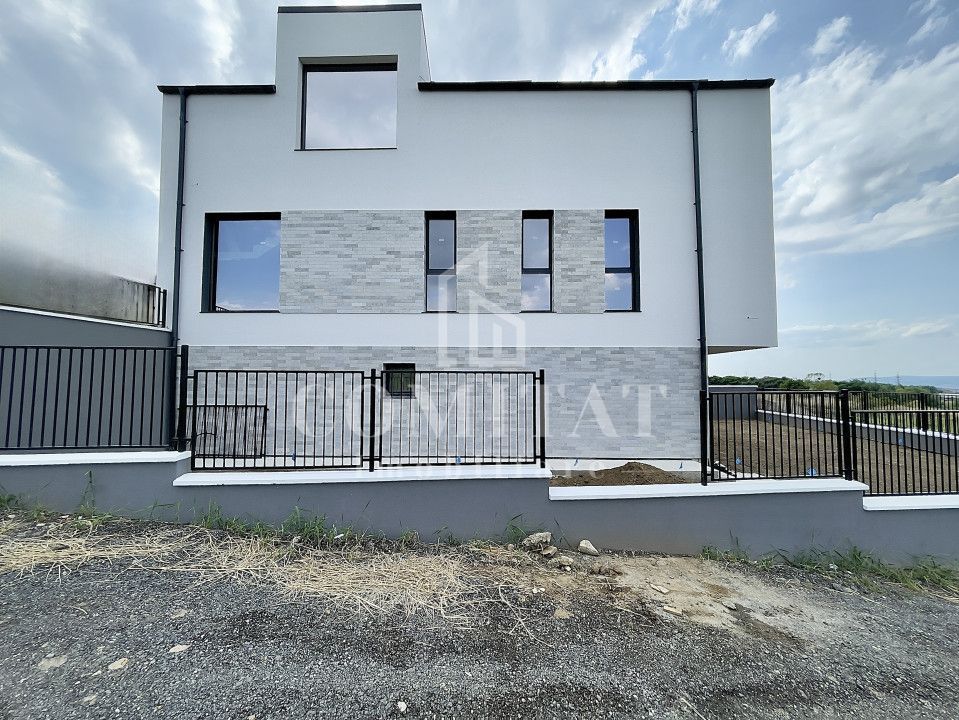 Casă individuală cu panoramă spre oraș zona de case și vile - Poză 4